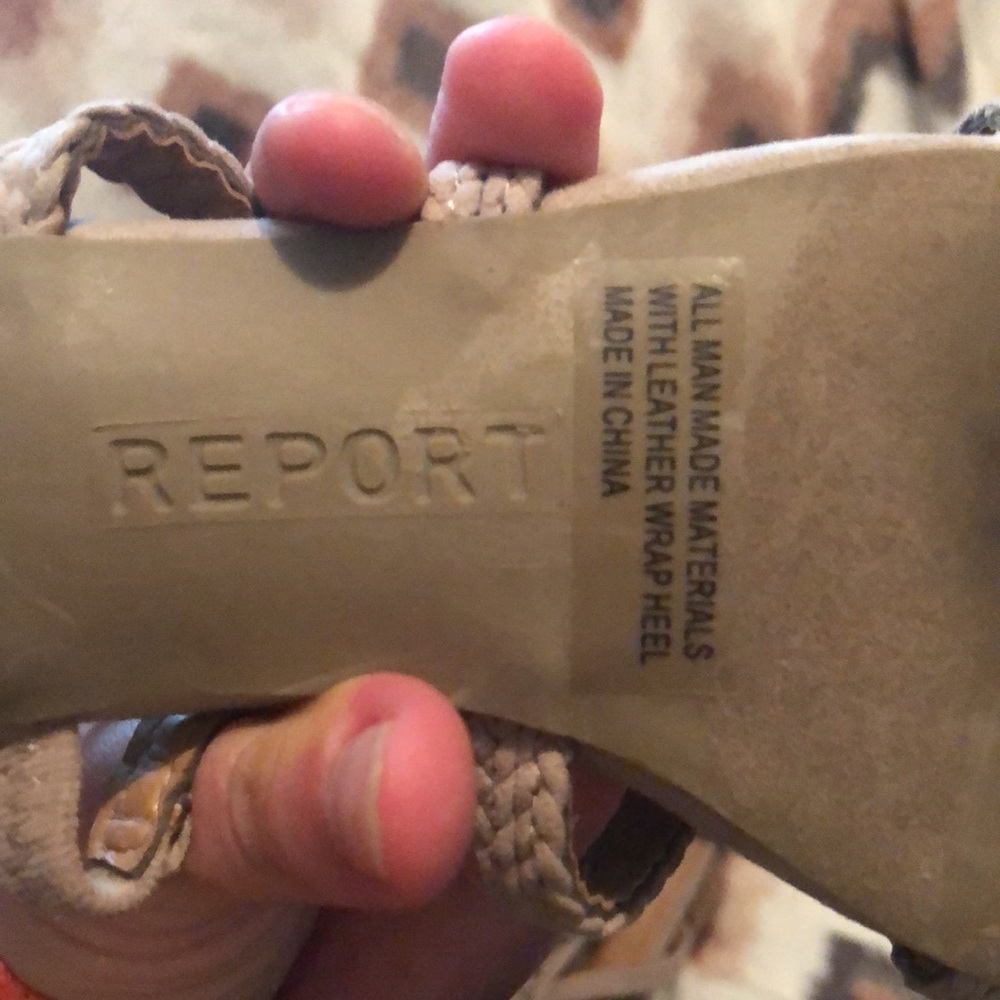 Report High Heel Shoes - Picture 3 of 4